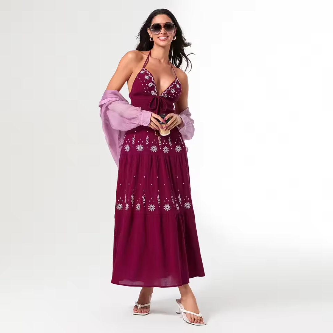 Vestido bohemio largo con detalles florales bordados