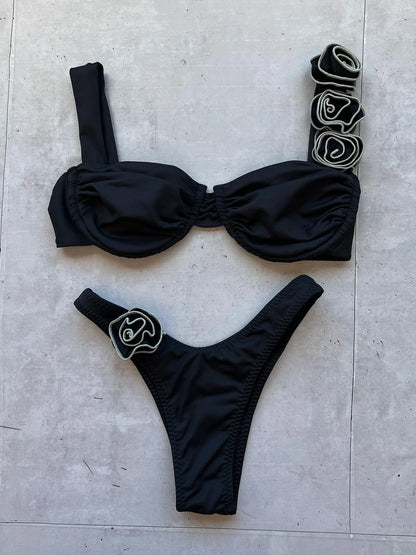 Bikini Flora